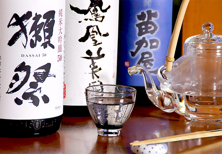 多数の日本酒、焼酎、ビールなど、利酒師が選んだお酒